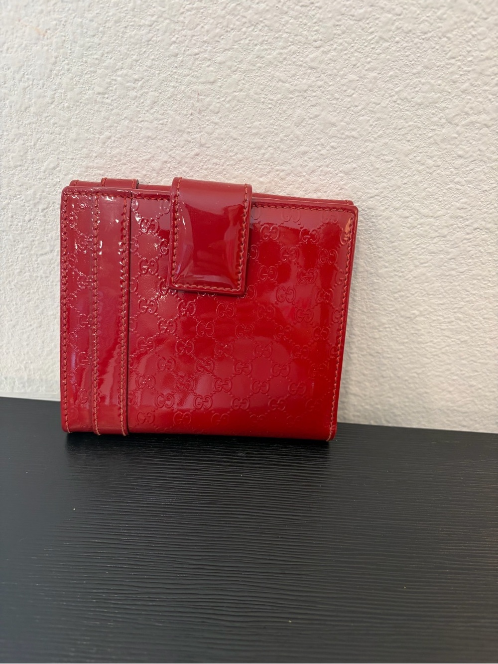 Authentic Gucci Microguccissima patent leather wallet in Red - Picture 2 of 10